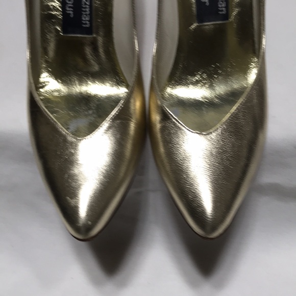 Stuart Weitzman leather gold heels. EUC - Picture 3 of 5